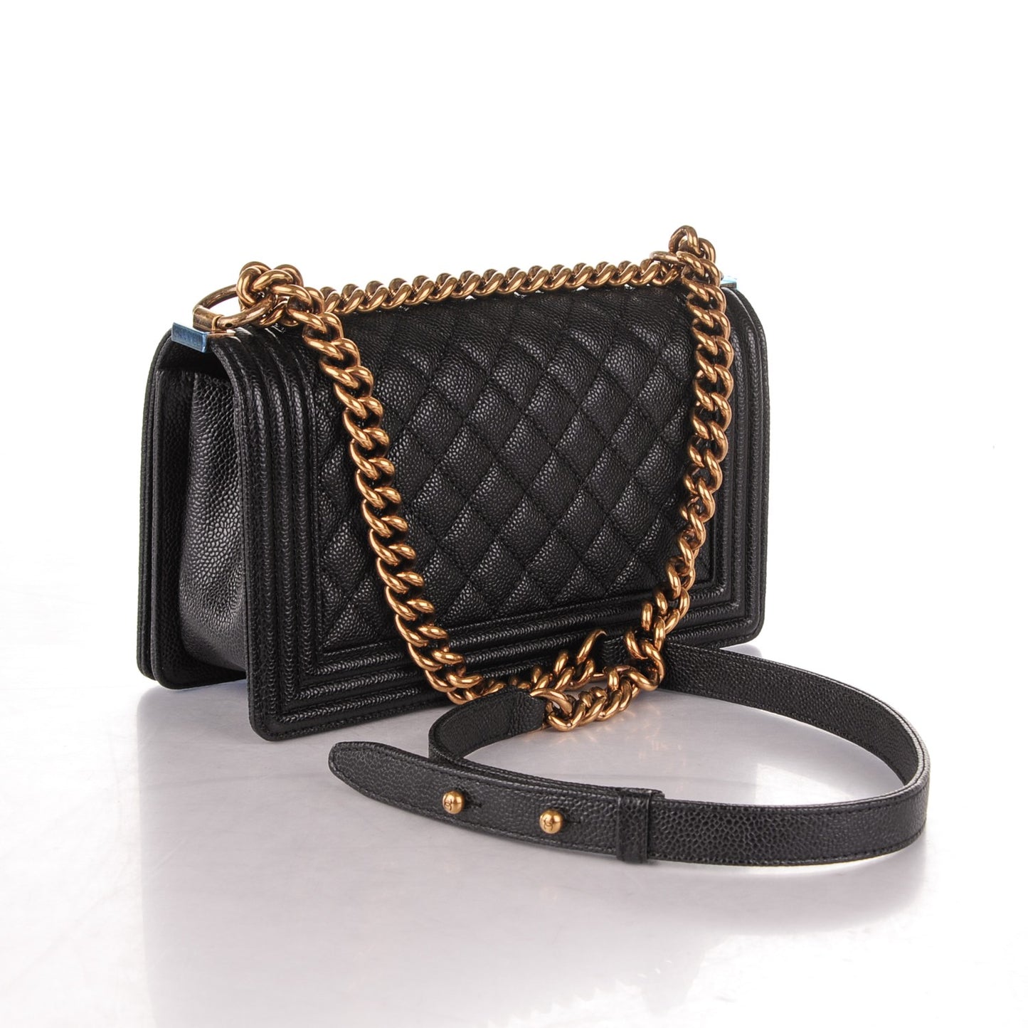 Caviar Quilted Medium Boy Flap Black