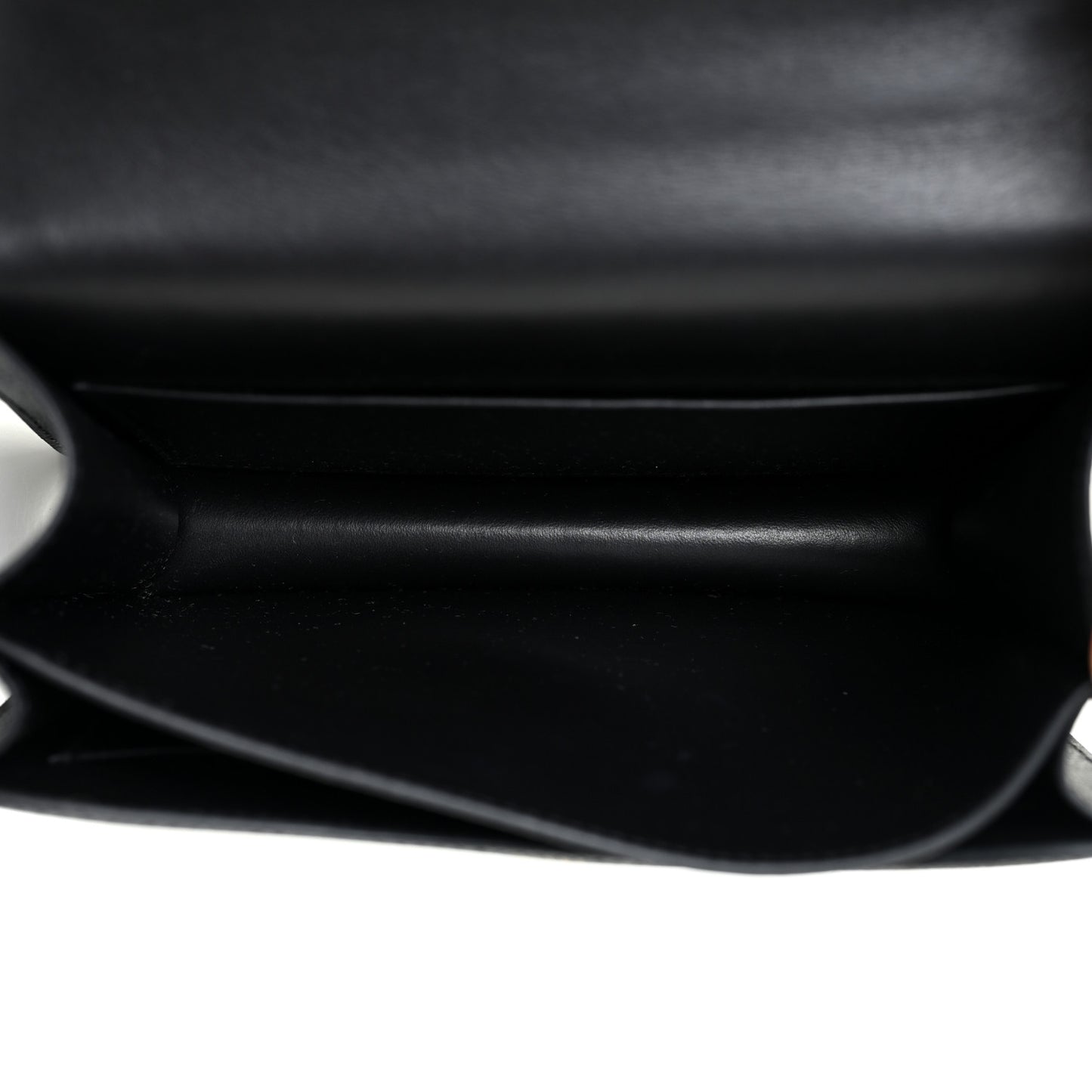 Epsom Constance 18 Black