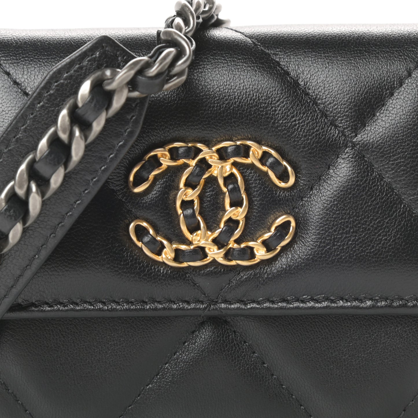 Shiny Goatskin Quilted Chanel 19 Flap Coin Purse With Chain Black