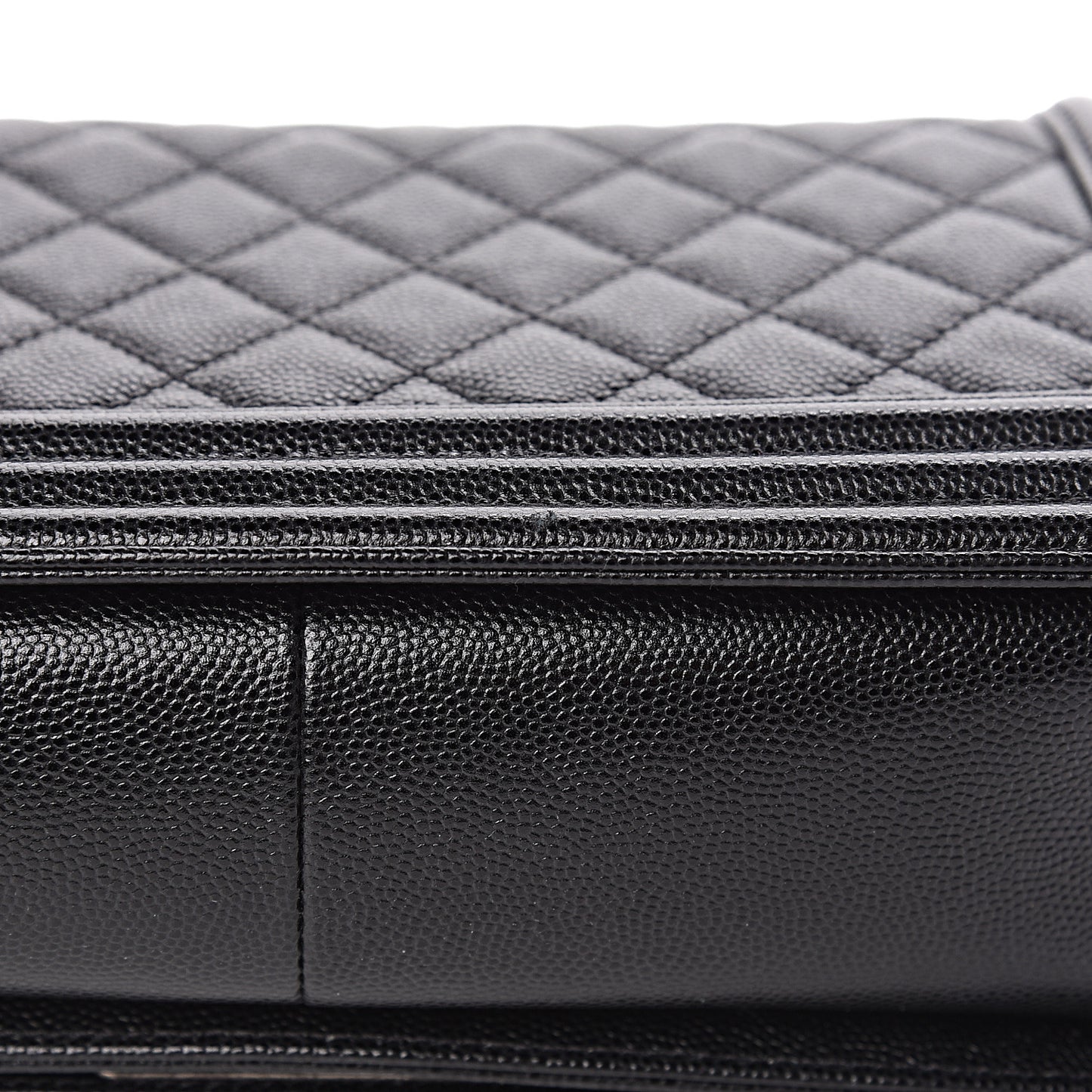 Caviar Quilted Medium Boy Flap Black
