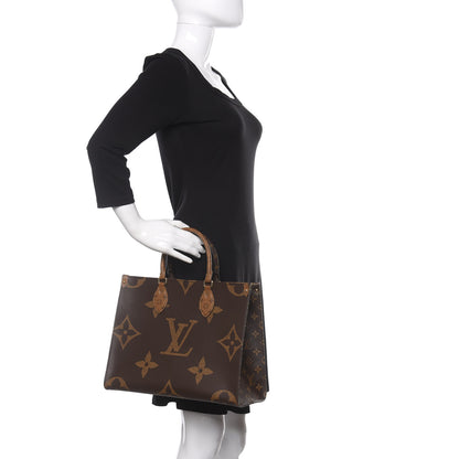 Louis Vuitton Reverse Monogram Giant Onthego MM 3 of 10