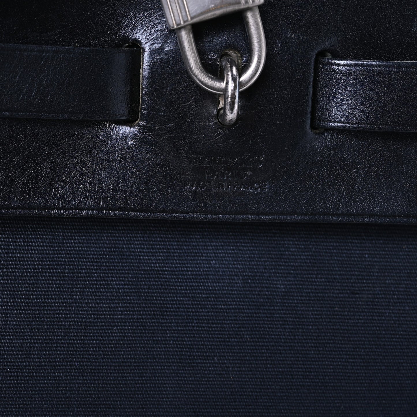 Toile Vache Calfskin Herbag 30 PM Black