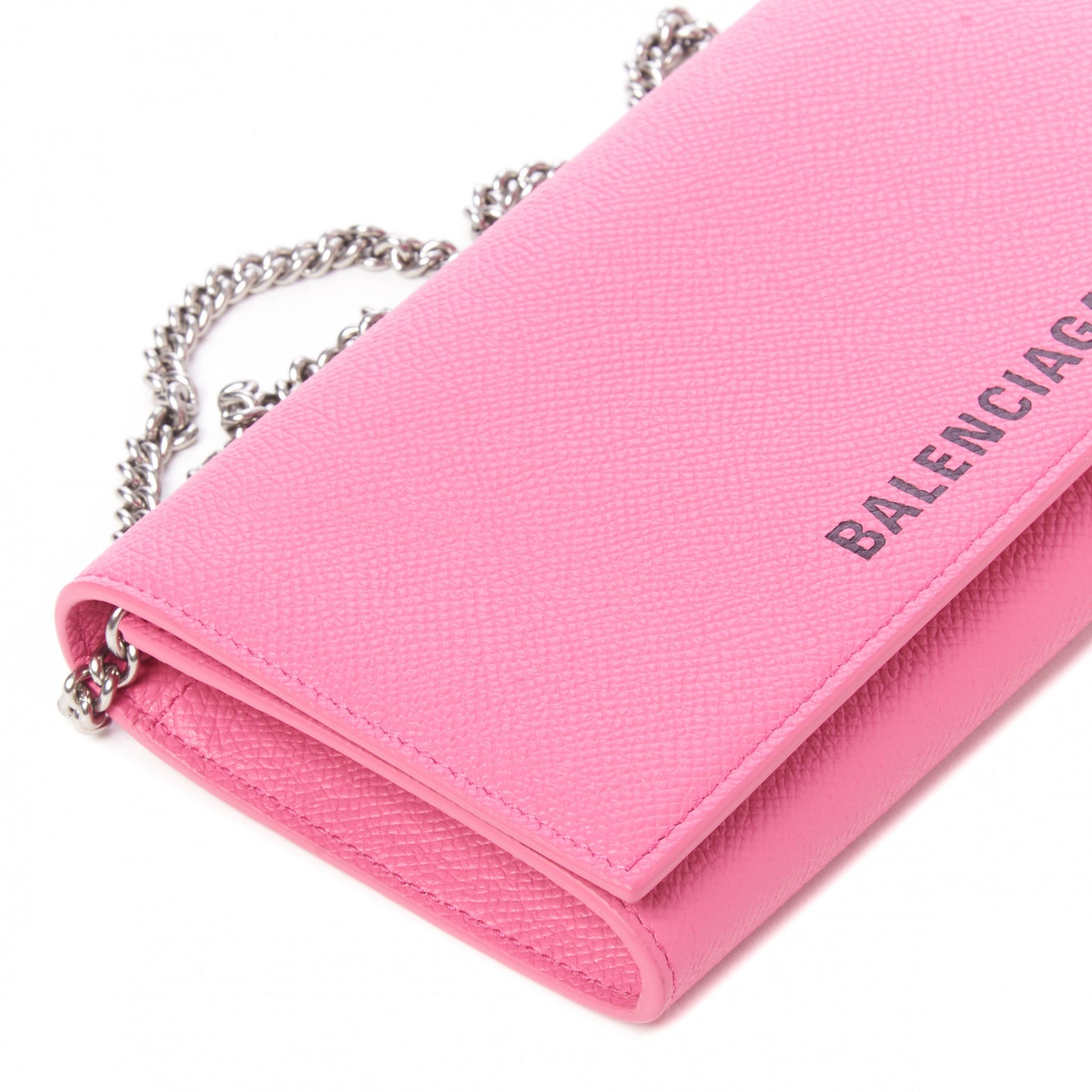 Signature Grained Calfskin Logo Ville Wallet on Chain Bubble Gum Black