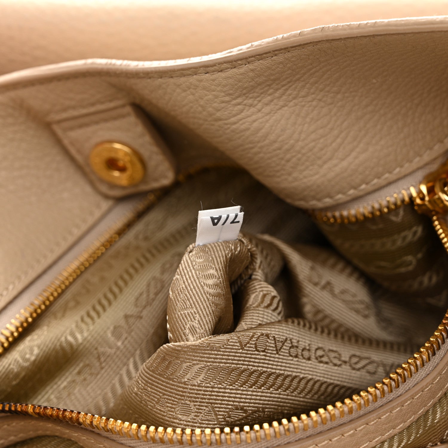 Prada Vitello Daino Side Pocket Hobo Sabbia 7 of 17