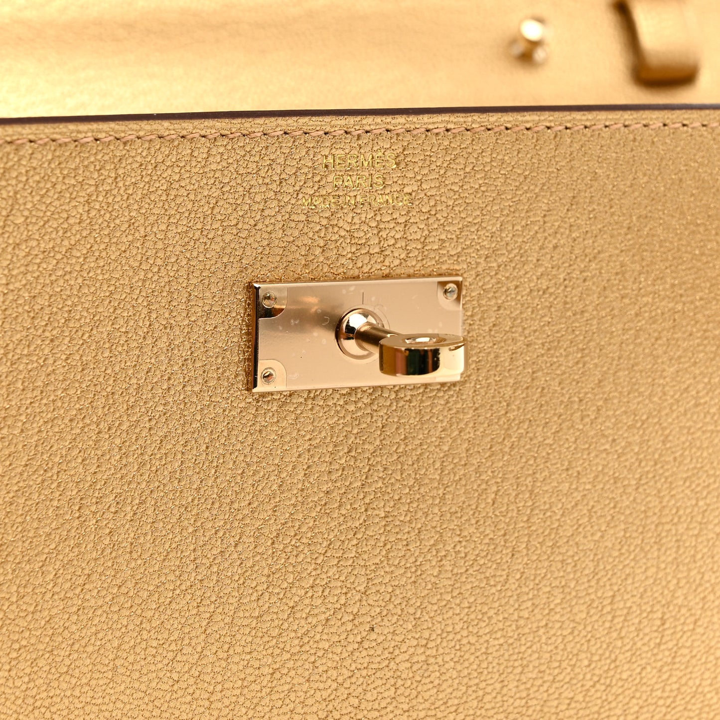 Metallic Chevre Chamkilight Kelly Wallet To Go Dore