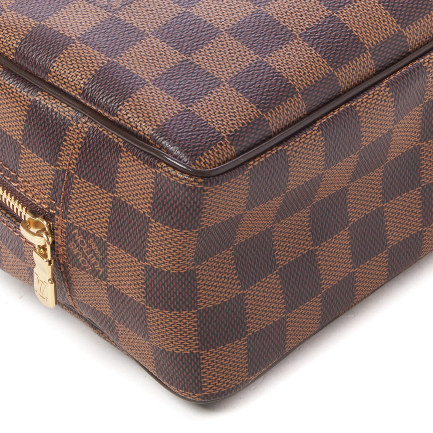 Damier Ebene Toiletry Bag 25