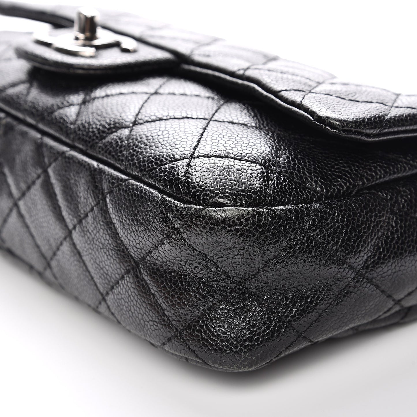 Iridescent Caviar Quilted Small Chic Flap Black