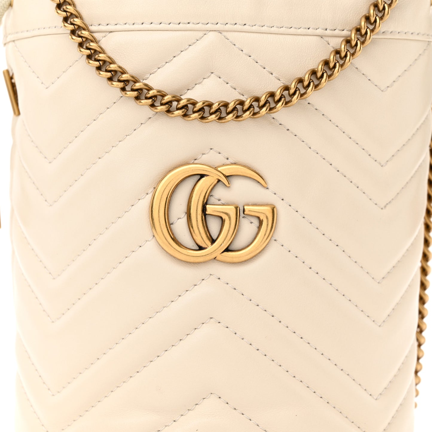 Calfskin Matelasse Mini GG Marmont 2.0 Bucket Bag White