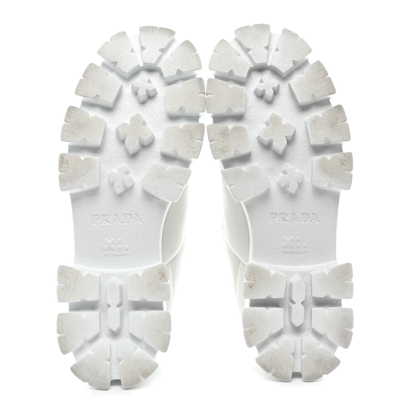 Nappa Soft Metal Triangle Logo Padded Monolith 55mm Sneakers 40 White