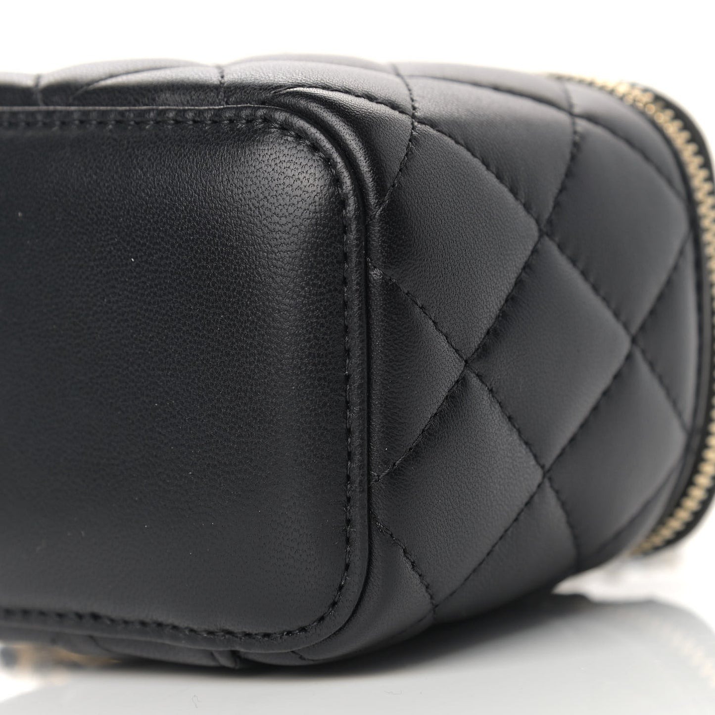 Lambskin Quilted Mini Pearl Crush Vanity Case With Chain Black
