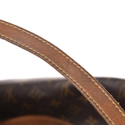 Louis Vuitton Monogram Totally MM 9 of 17