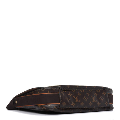 Louis Vuitton Monogram Beaubourg MM Messenger Bag 4 of 17