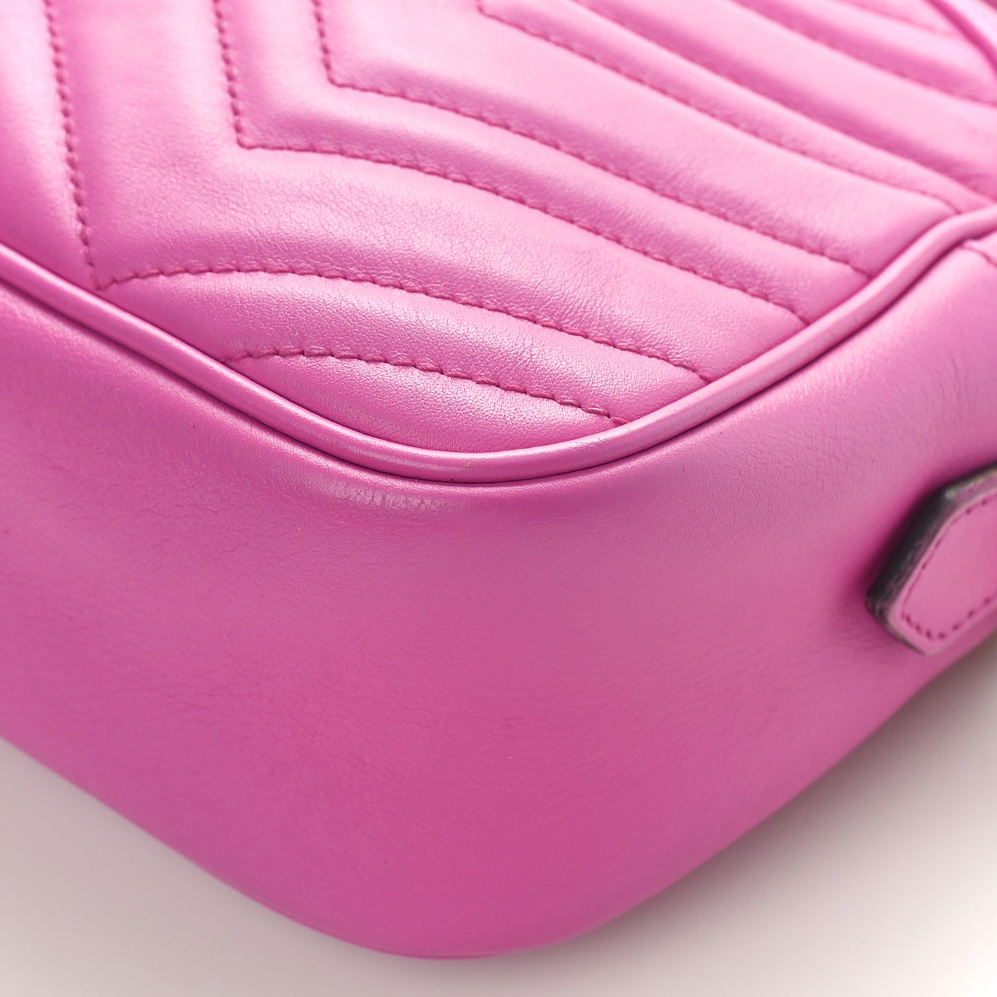 Calfskin Matelasse Small GG Marmont Chain Shoulder Bag Candy Mousse