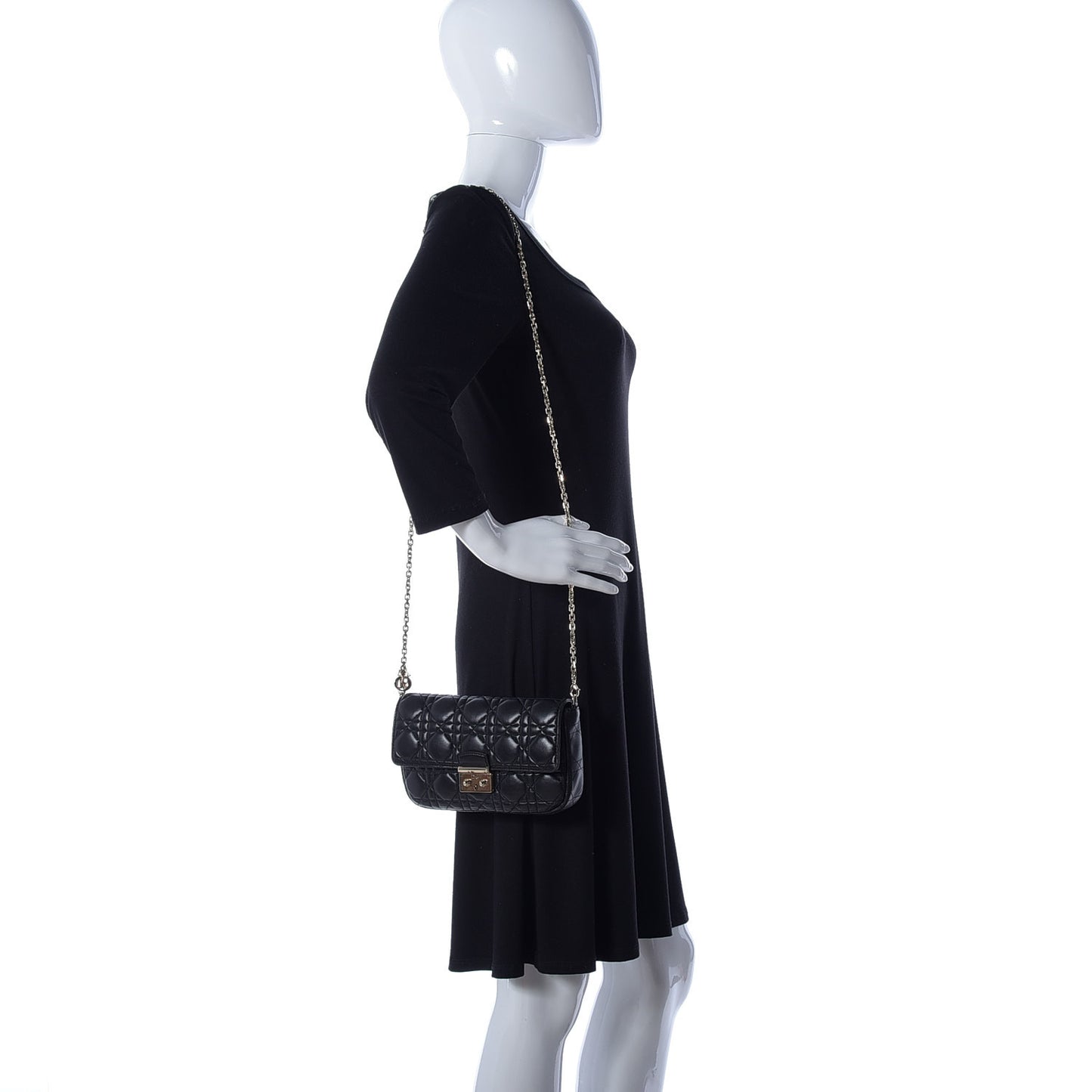 Lambskin Cannage New Lock Pouch Black