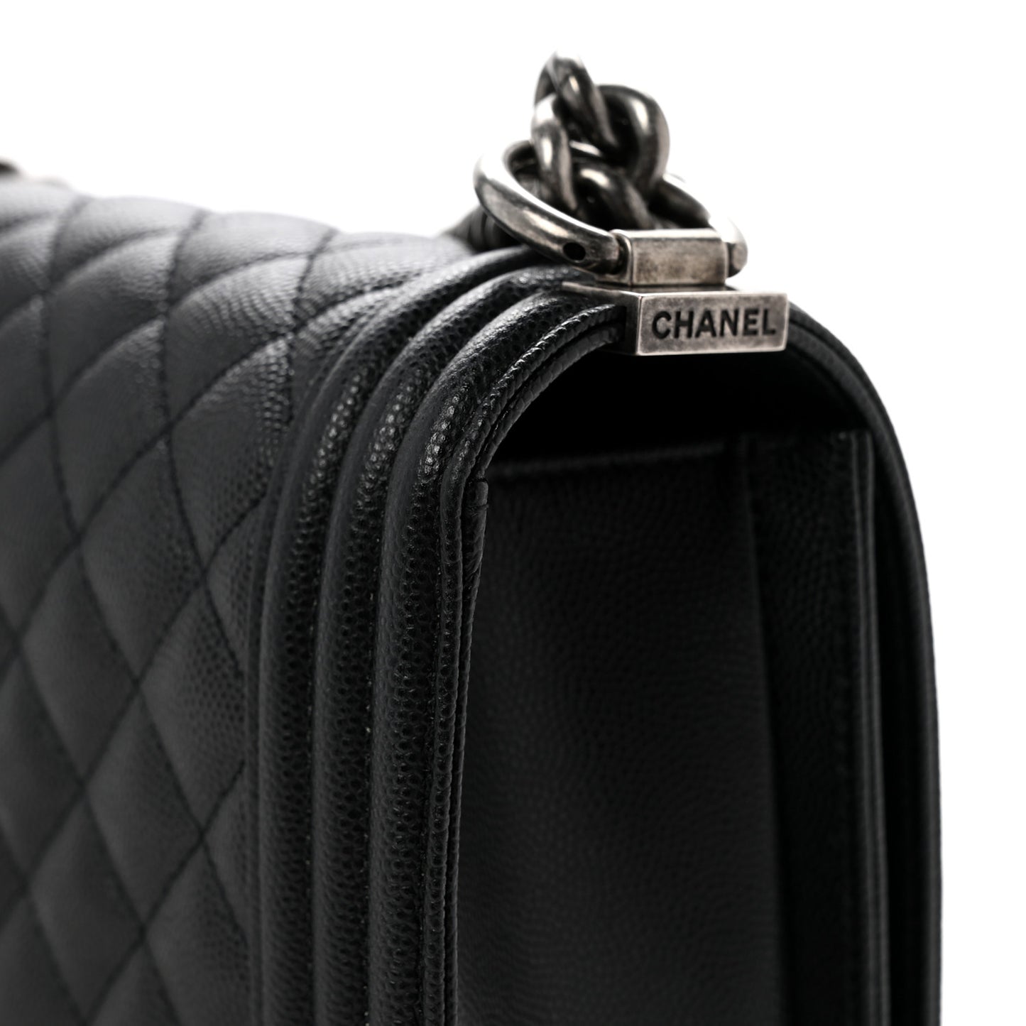 Caviar Quilted Medium Boy Flap Black