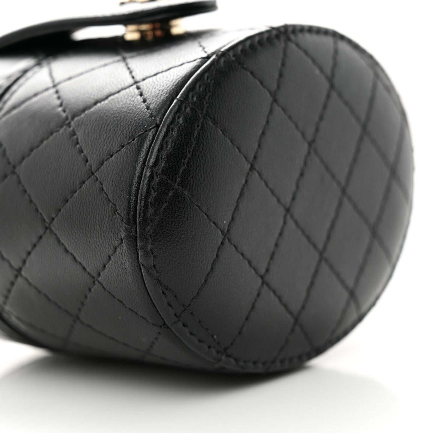Lambskin Quilted Mini Round Vanity Case With Chain Black
