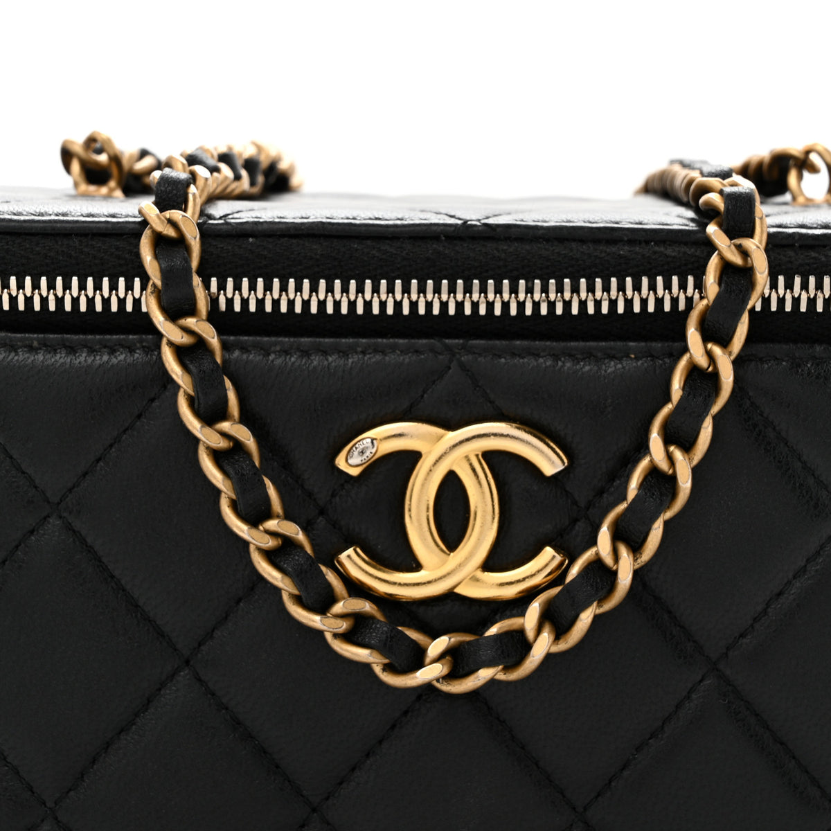 Lambskin Quilted Pearl Crush Small Vanity Case With Chain Black