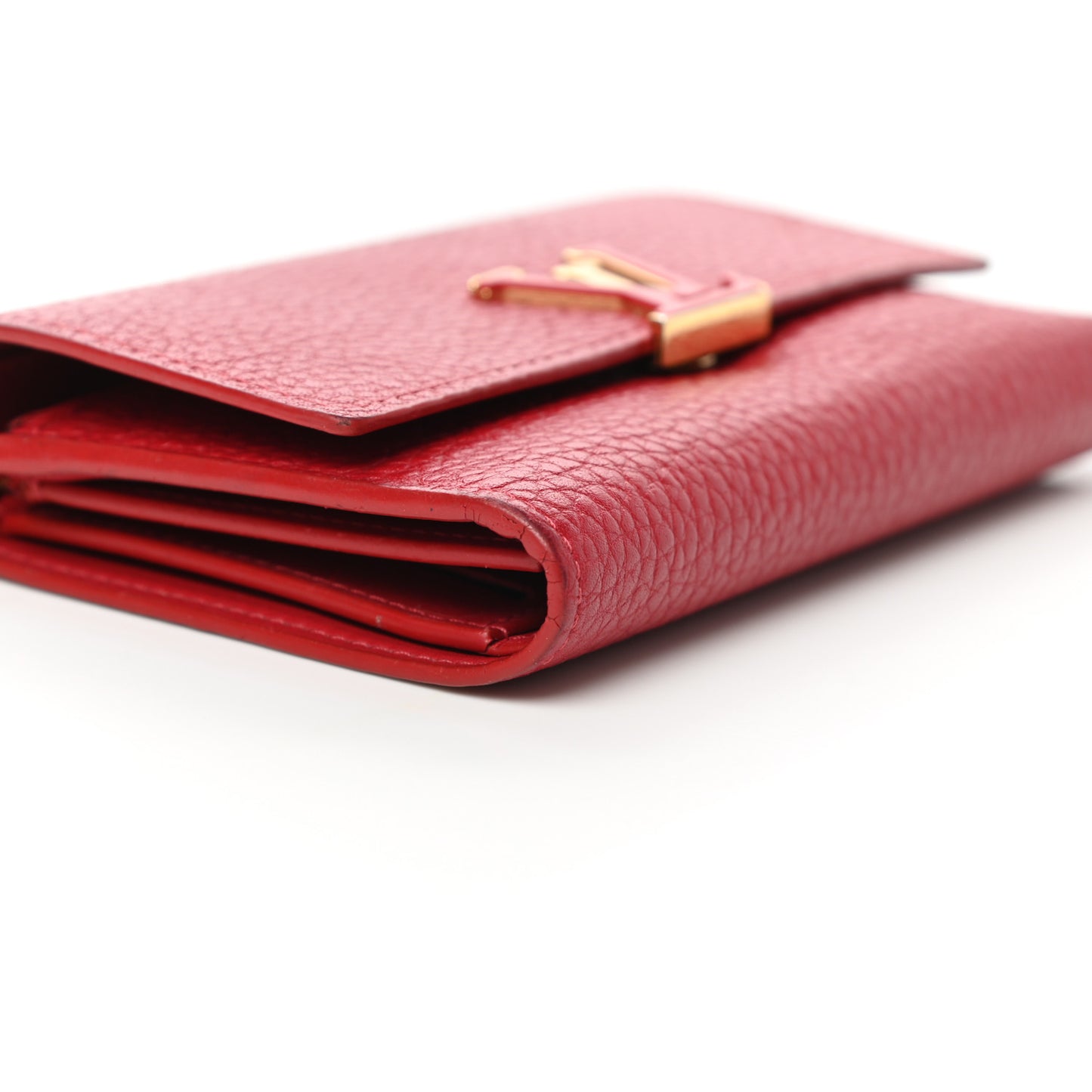 Taurillon Capucines Compact Wallet Rubis