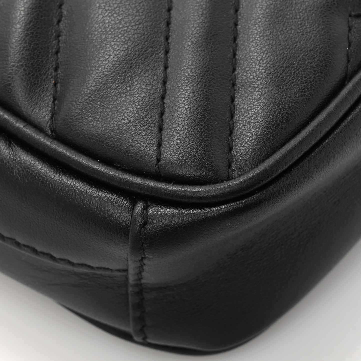 Calfskin Matelasse Mini GG Marmont Crossbody Bag Black