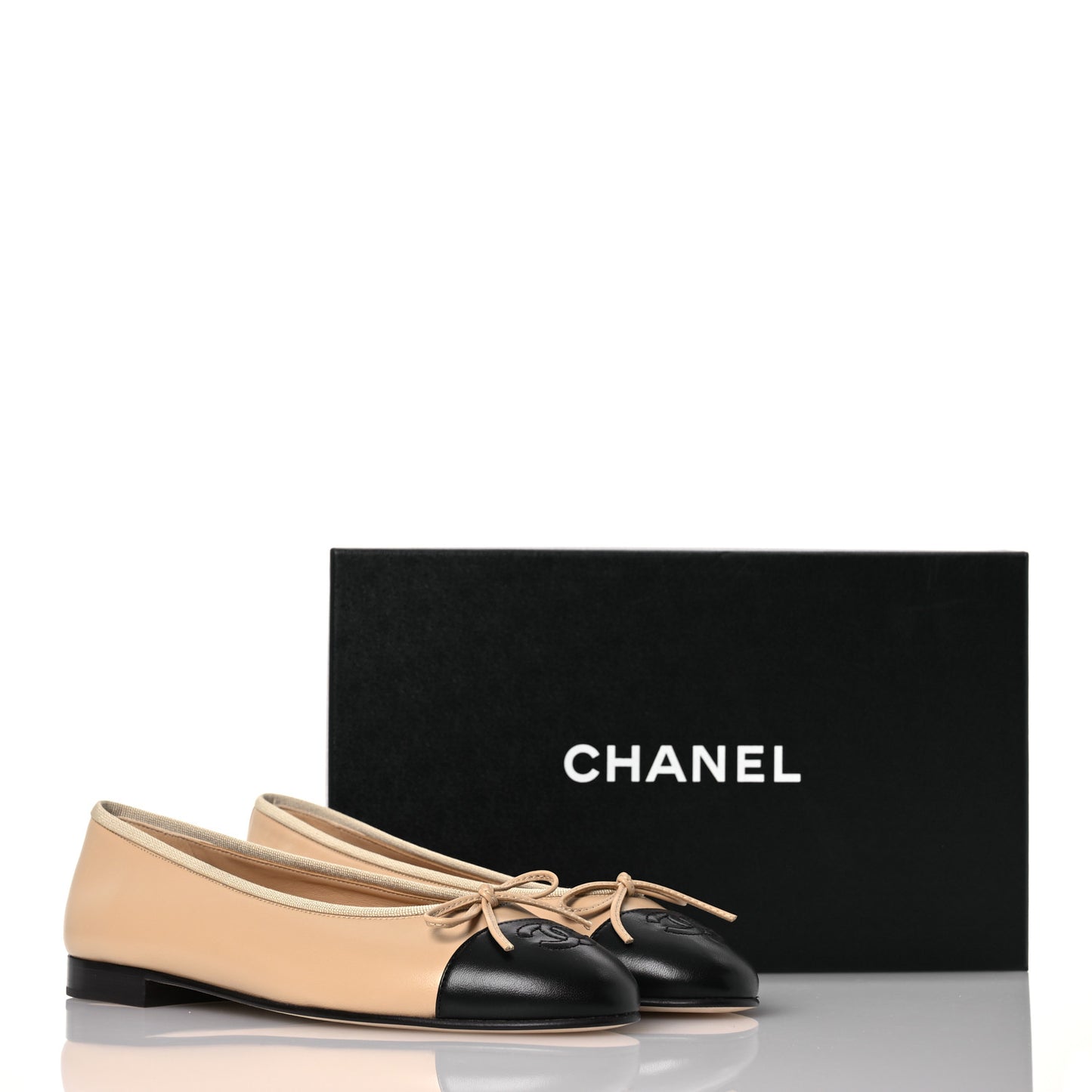 Lambskin Cap Toe CC Ballerina Flats 39 Beige Black