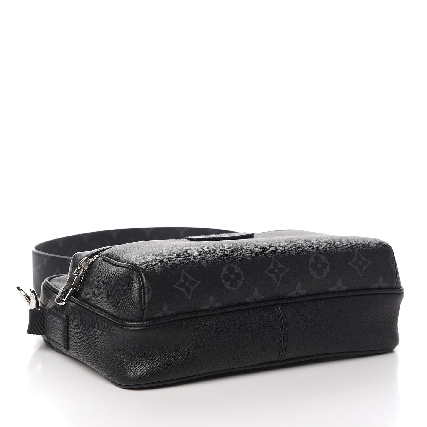 Taiga Monogram Eclipse Outdoor Messenger Black