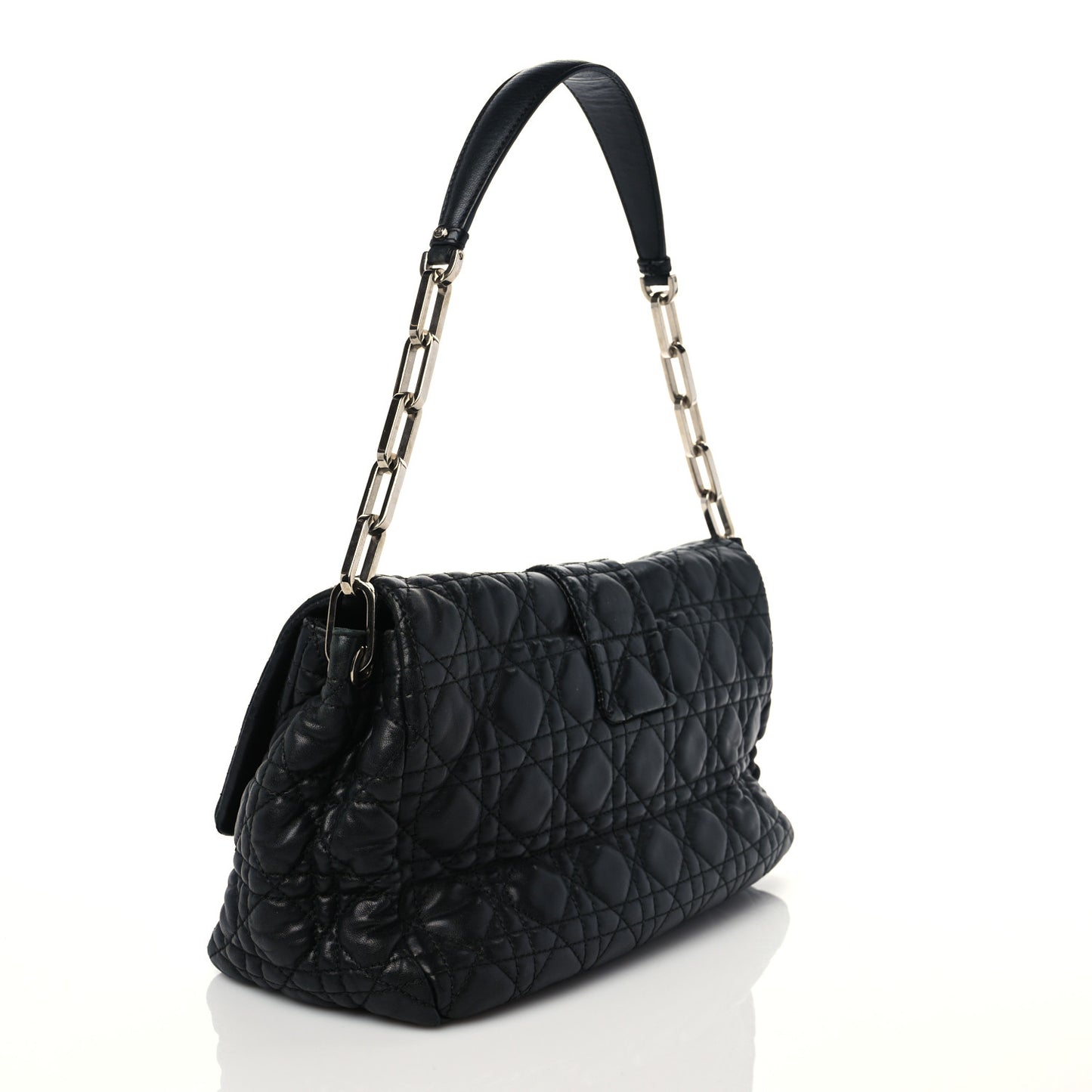 Lambskin Cannage Medium New Lock Flap Black