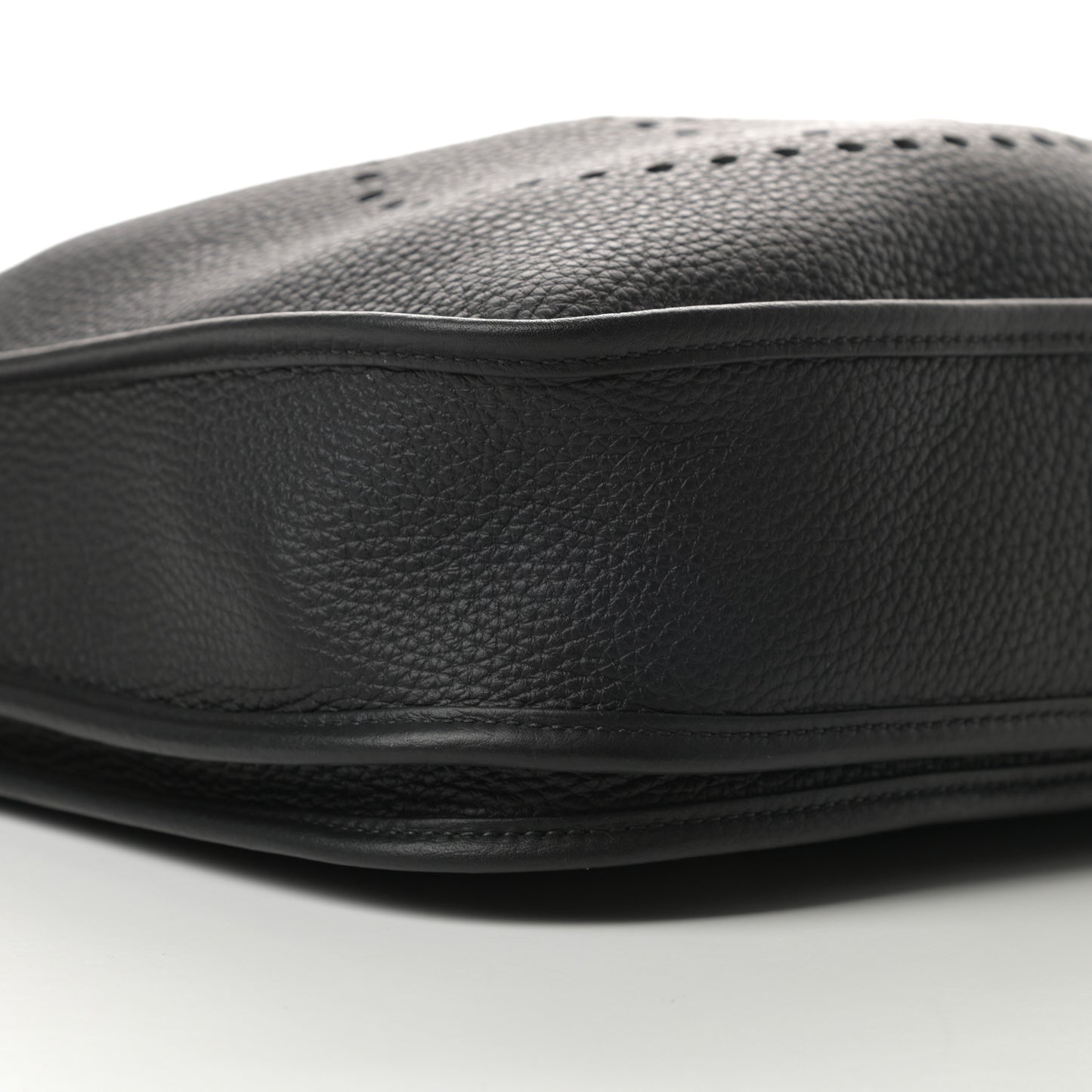 Taurillon Clemence Evelyne III PM Black