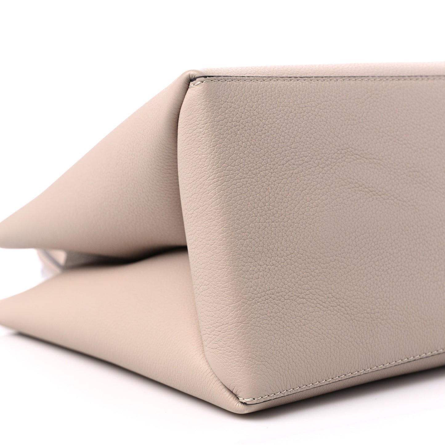 Grained Calfskin Lockme Shopper Greige