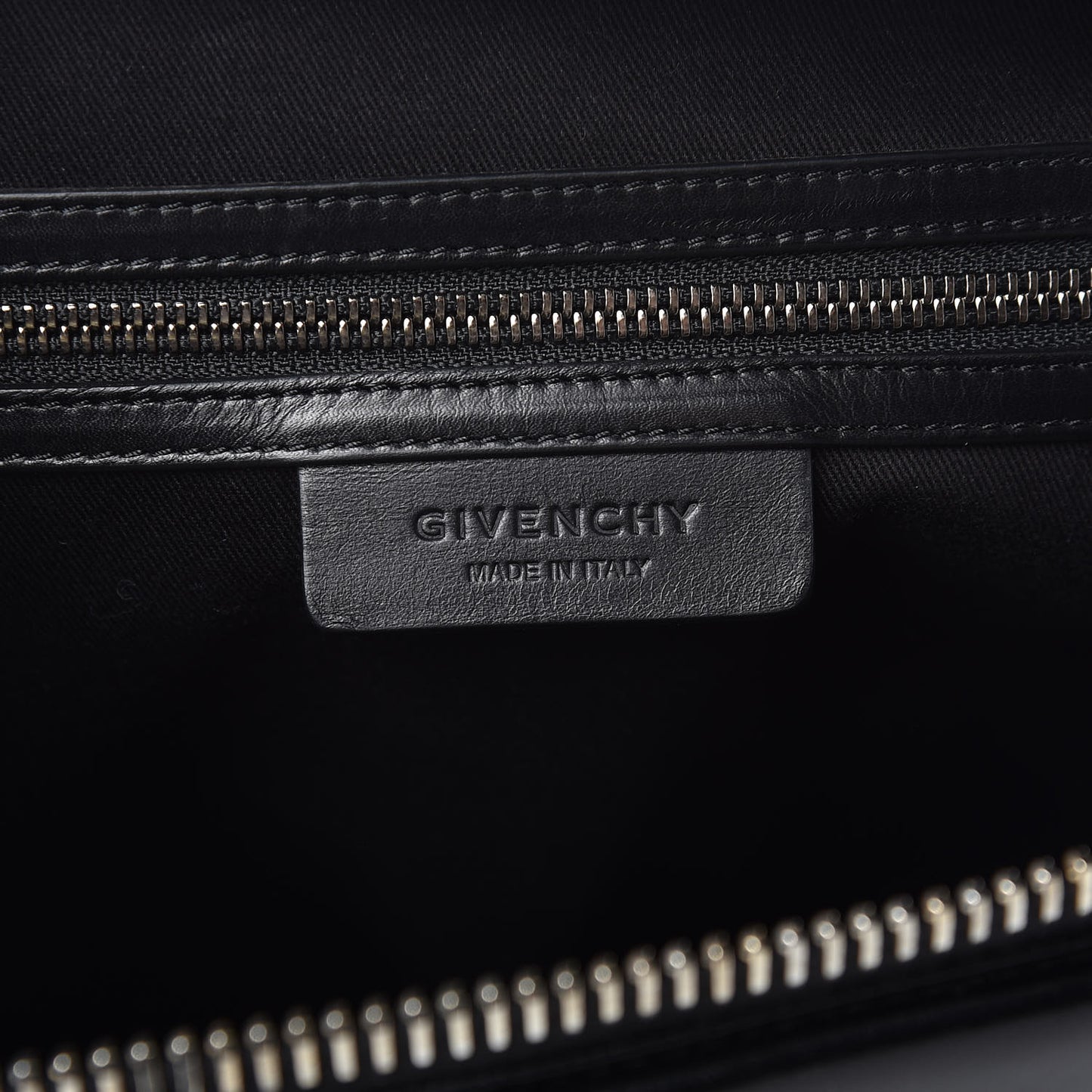 Shiny Lord Calfskin Medium Antigona Black