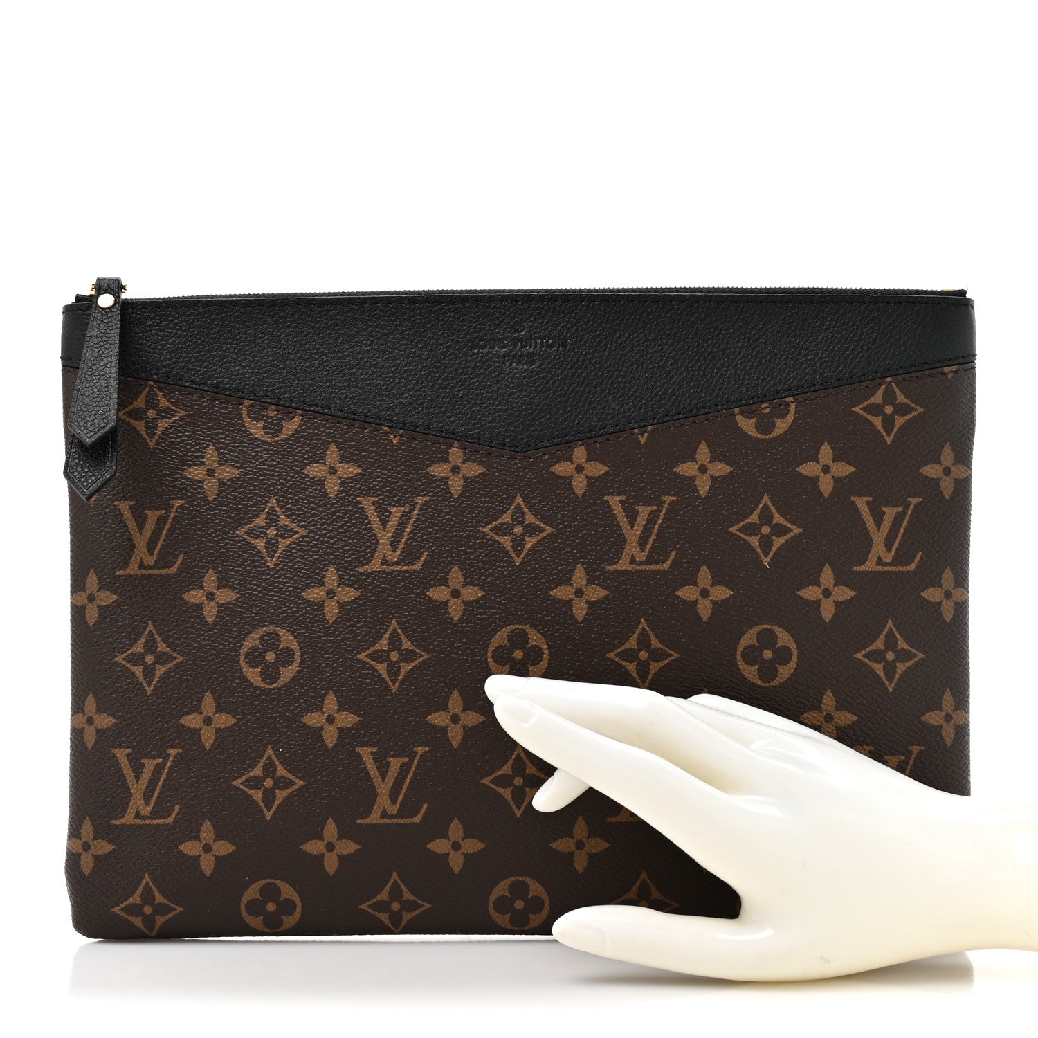 Louis Vuitton Monogram Daily Pouch Black 2 of 7
