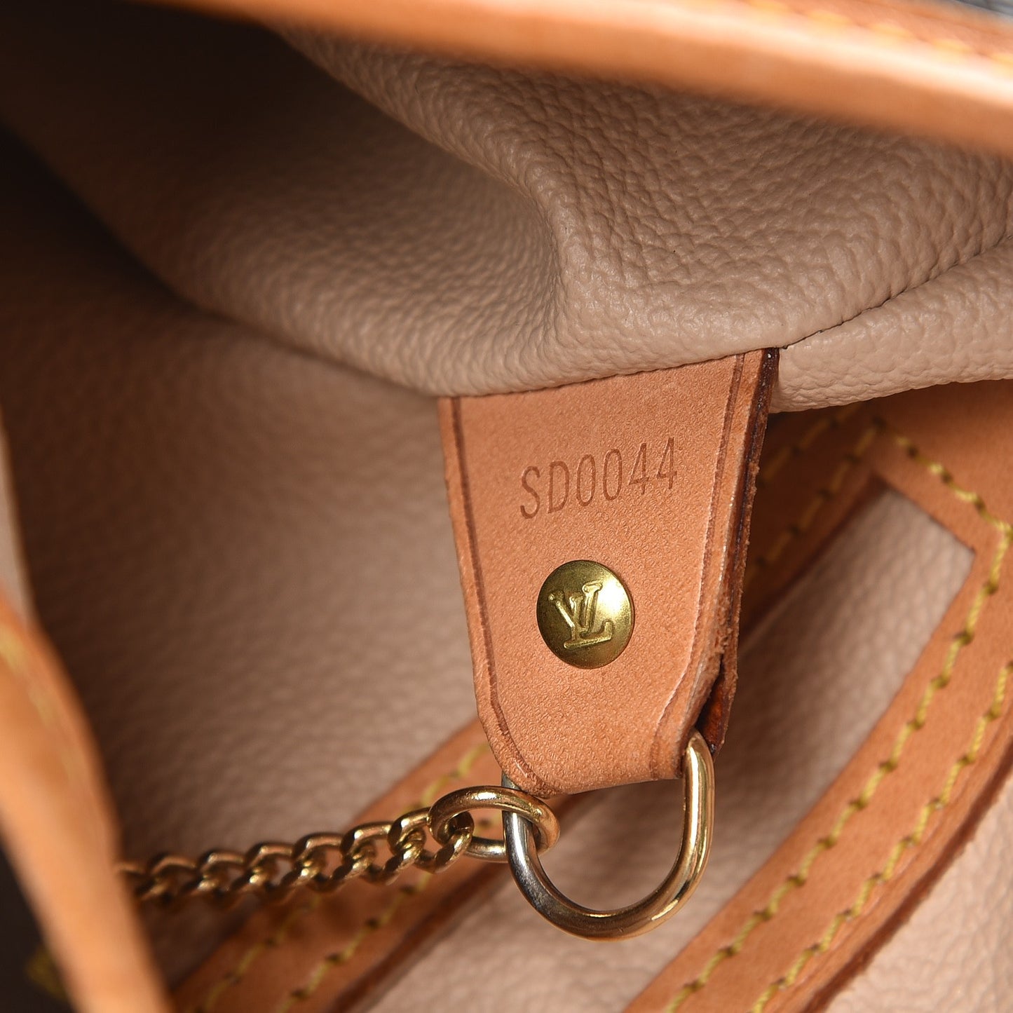 Monogram Petit Bucket 23