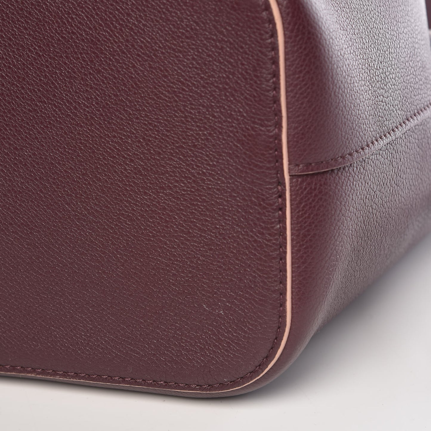 Calfskin Lockme Bucket Prune