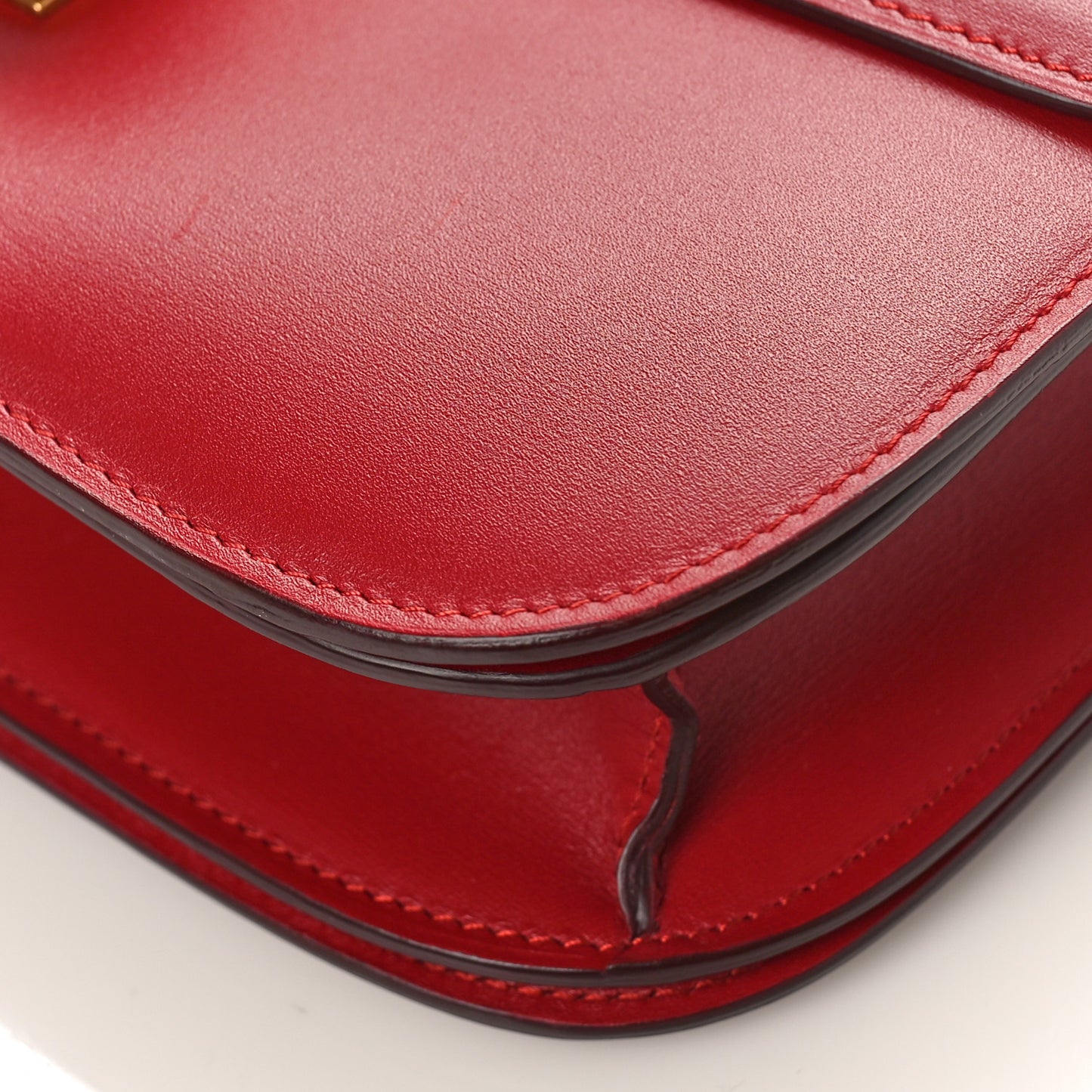Box Calfskin Medium Classic Box Flap Bag Red