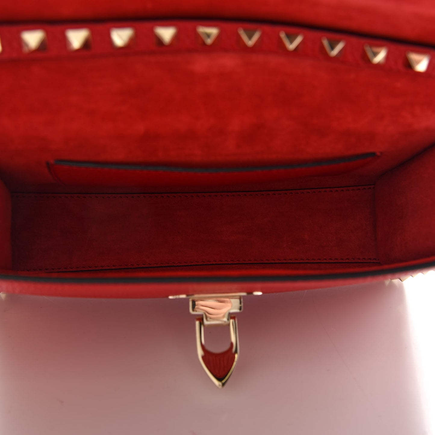 Pebbled Calfskin Medium Rockstud Flip Lock Crossbody Bag Red