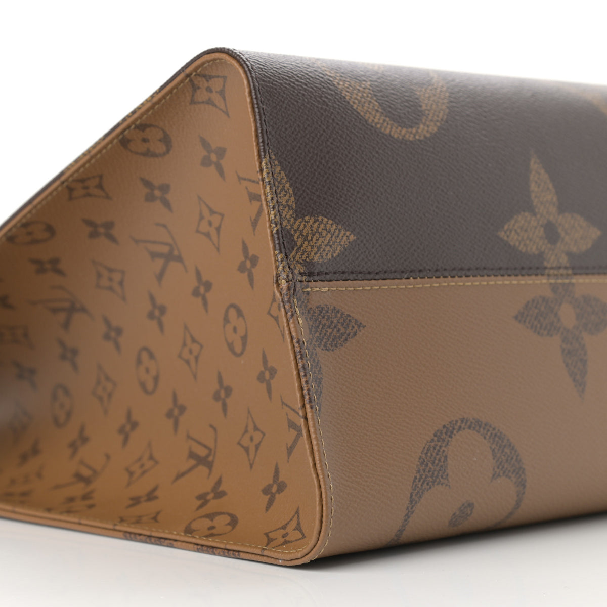 Louis Vuitton Reverse Monogram Giant Onthego GM 8 of 10