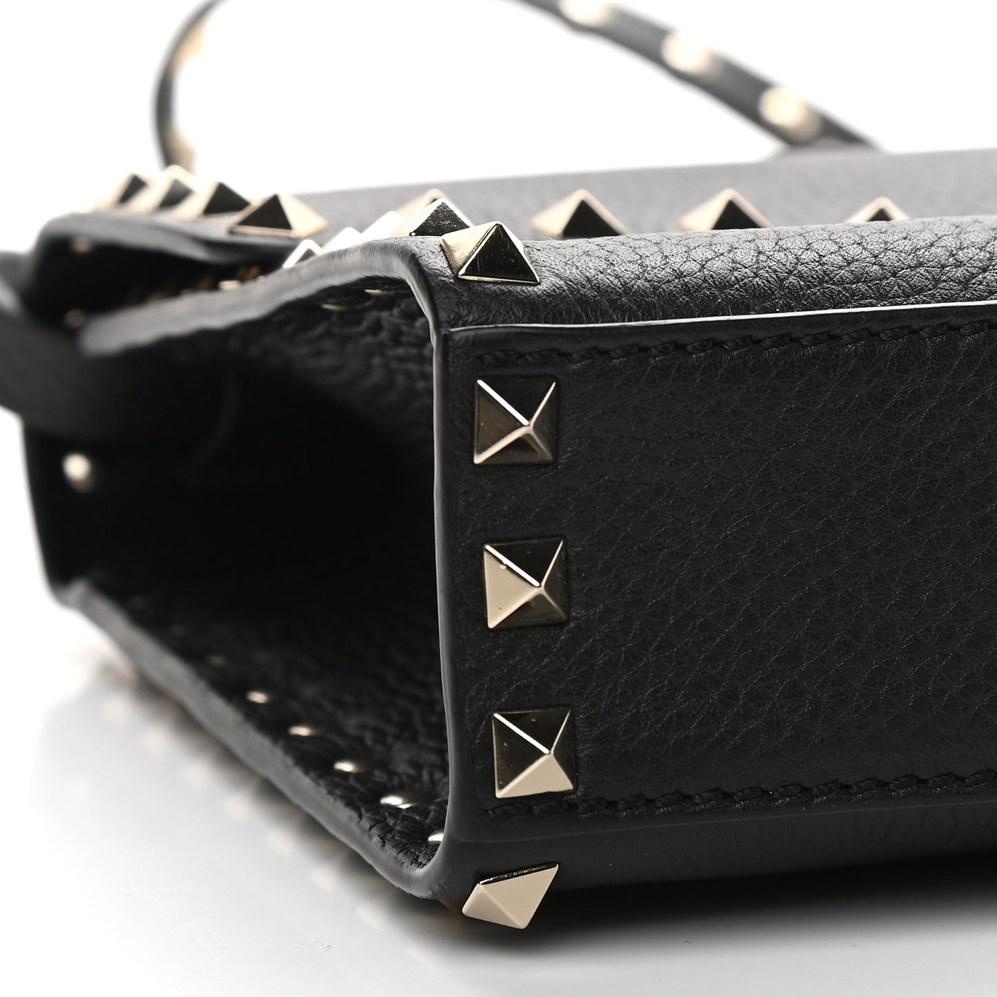 Pebbled Calfskin Medium Rockstud Flip Lock Crossbody Bag Black