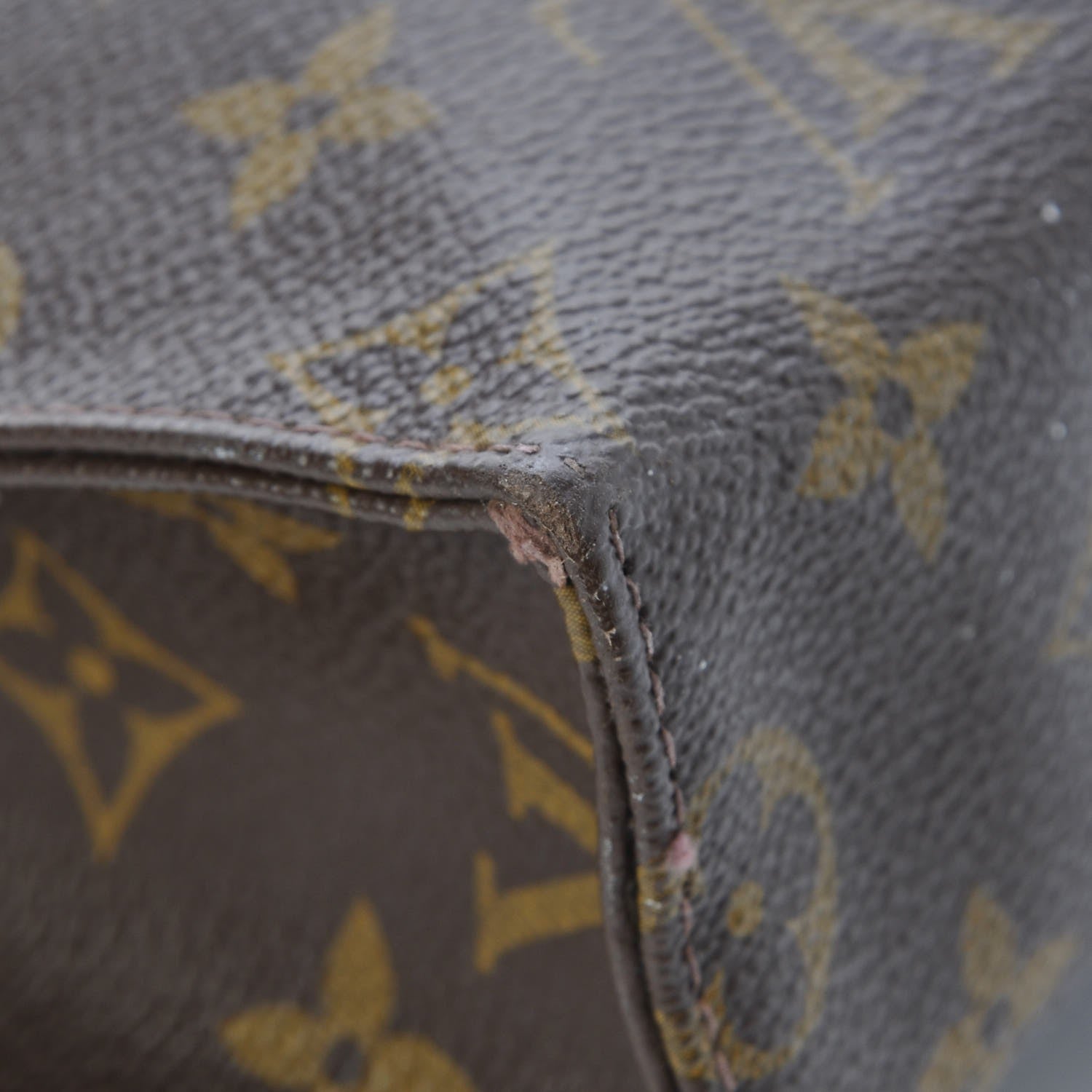Louis Vuitton Monogram French Company Poche Toilette 26 11 of 24