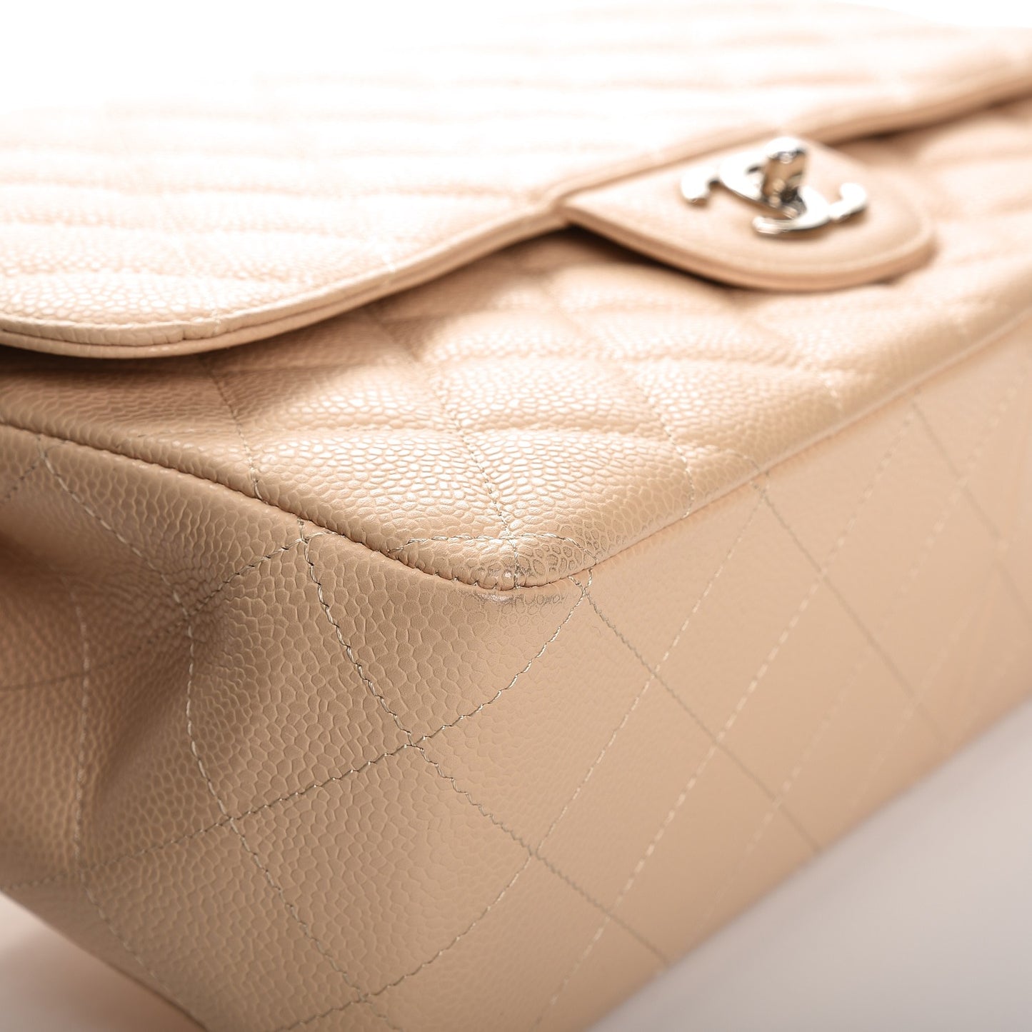 Caviar Quilted Jumbo Single Flap Beige Clair