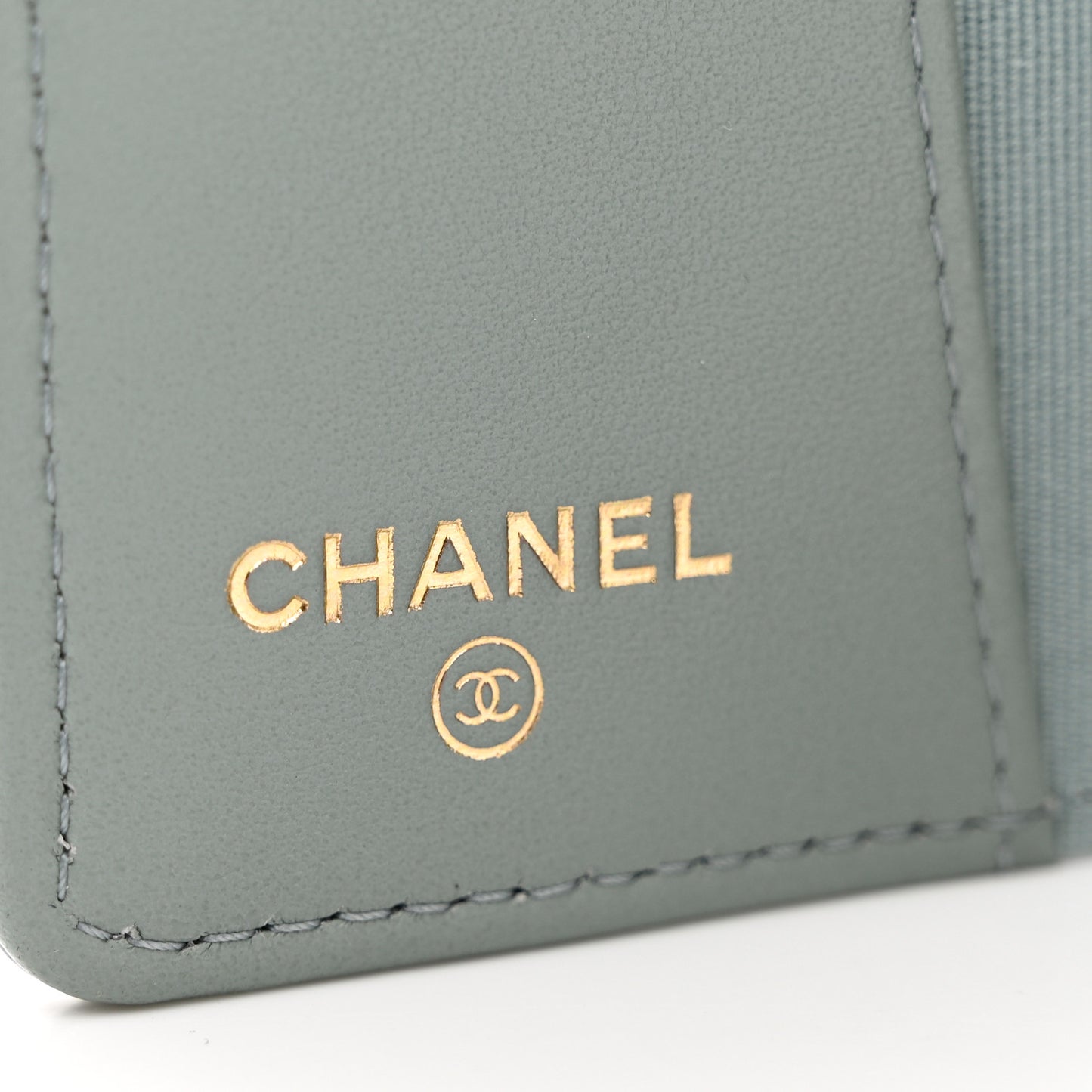 Caviar Quilted Classic 4 Key Holder Wallet Grey