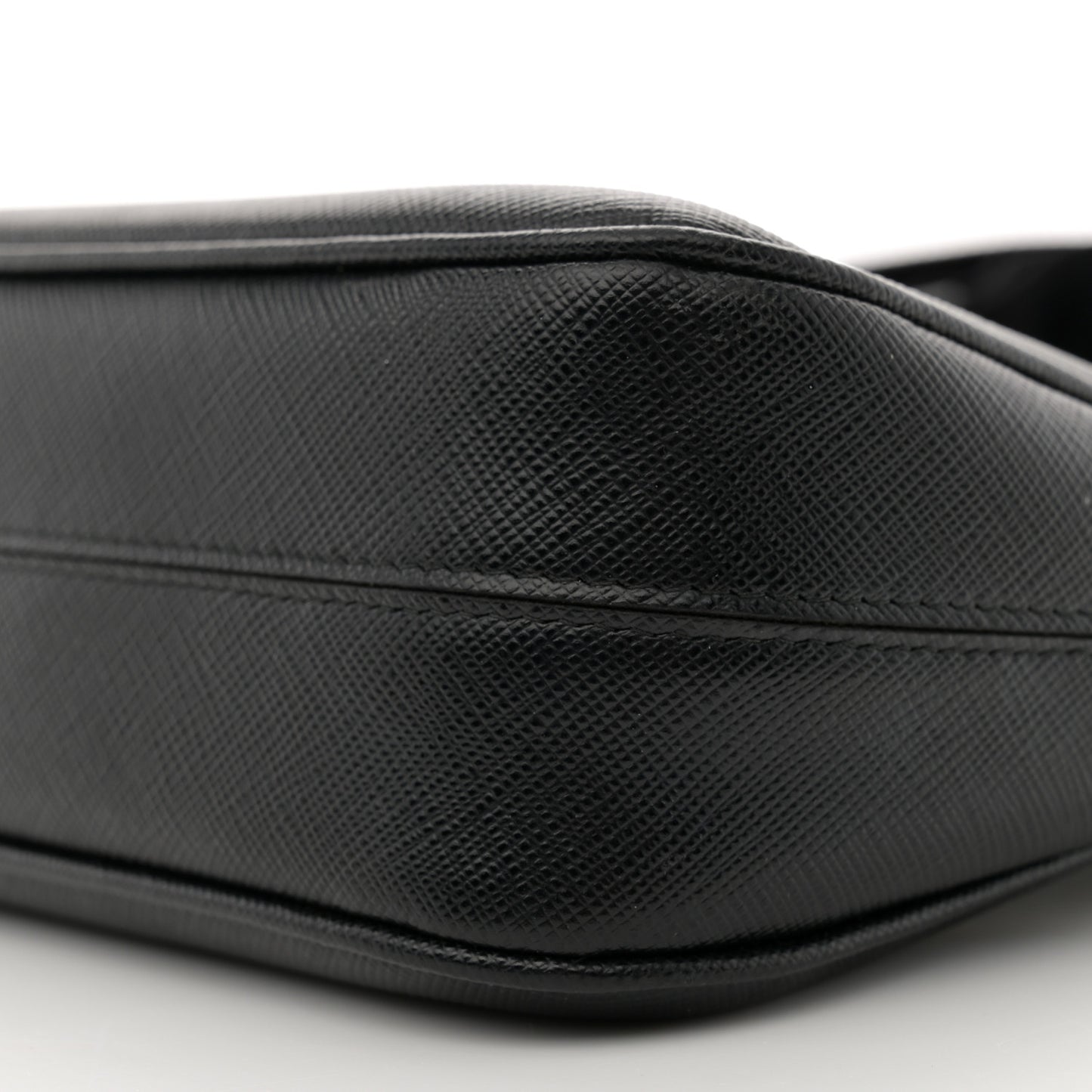 Saffiano Lux Re-Edition 2005 Shoulder Bag Black