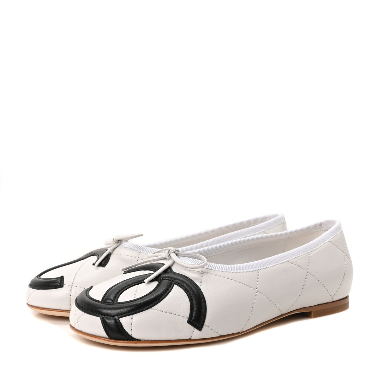 Chanel Lambskin Quilted CC Cambon Ballet Flats 35 White Black 4 of 10