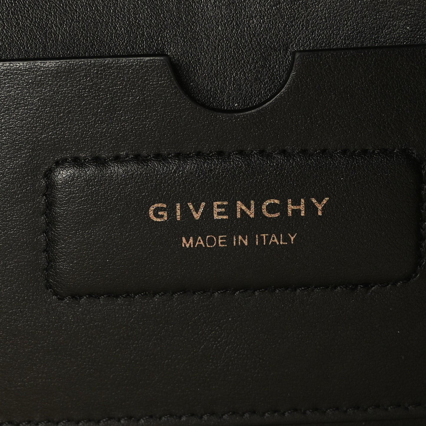 Smooth Calfskin Medium Soft Antigona Black