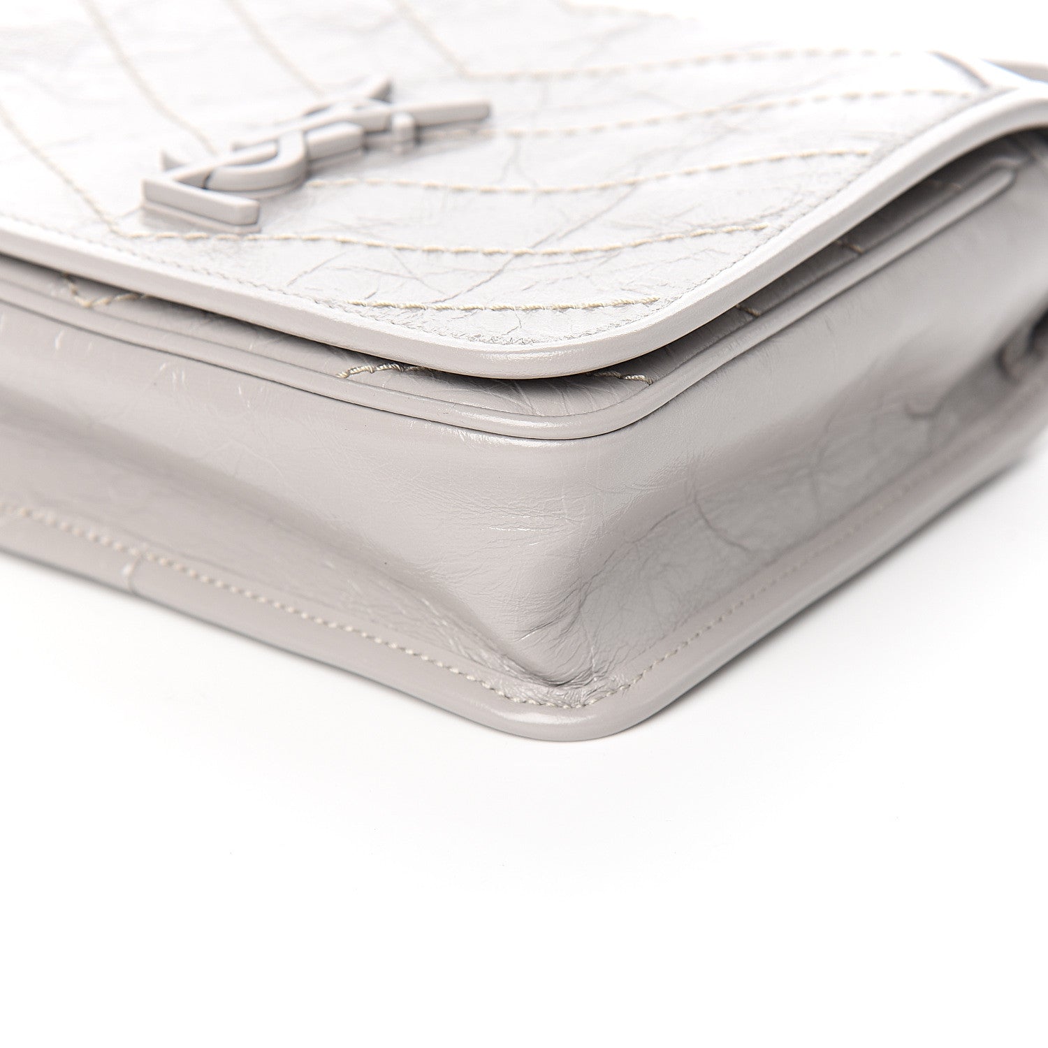 Saint Laurent Crinkled Calfskin Matelasse Monogram Niki Chain Wallet Light Grey 8 of 9