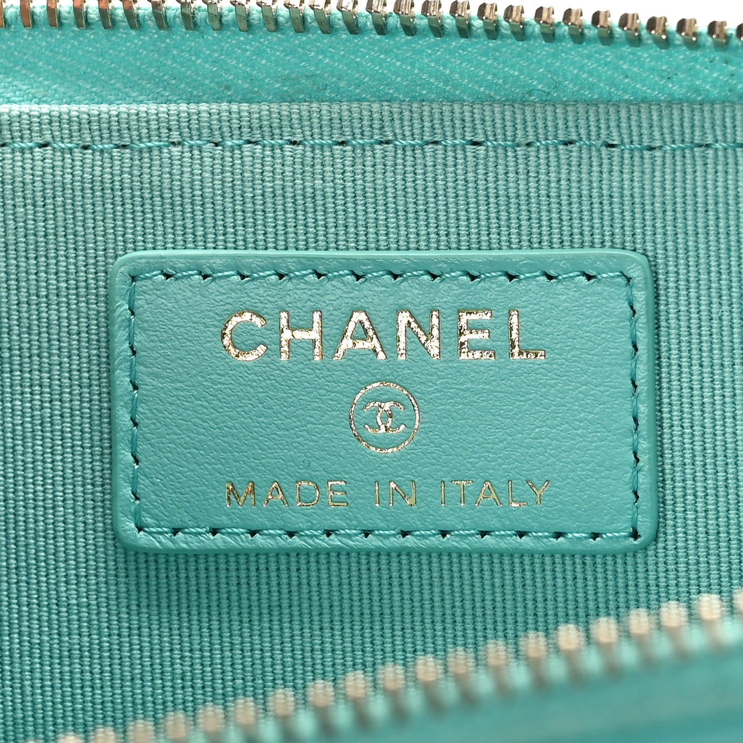 Caviar Quilted CC Zip Around Card Holder Blue