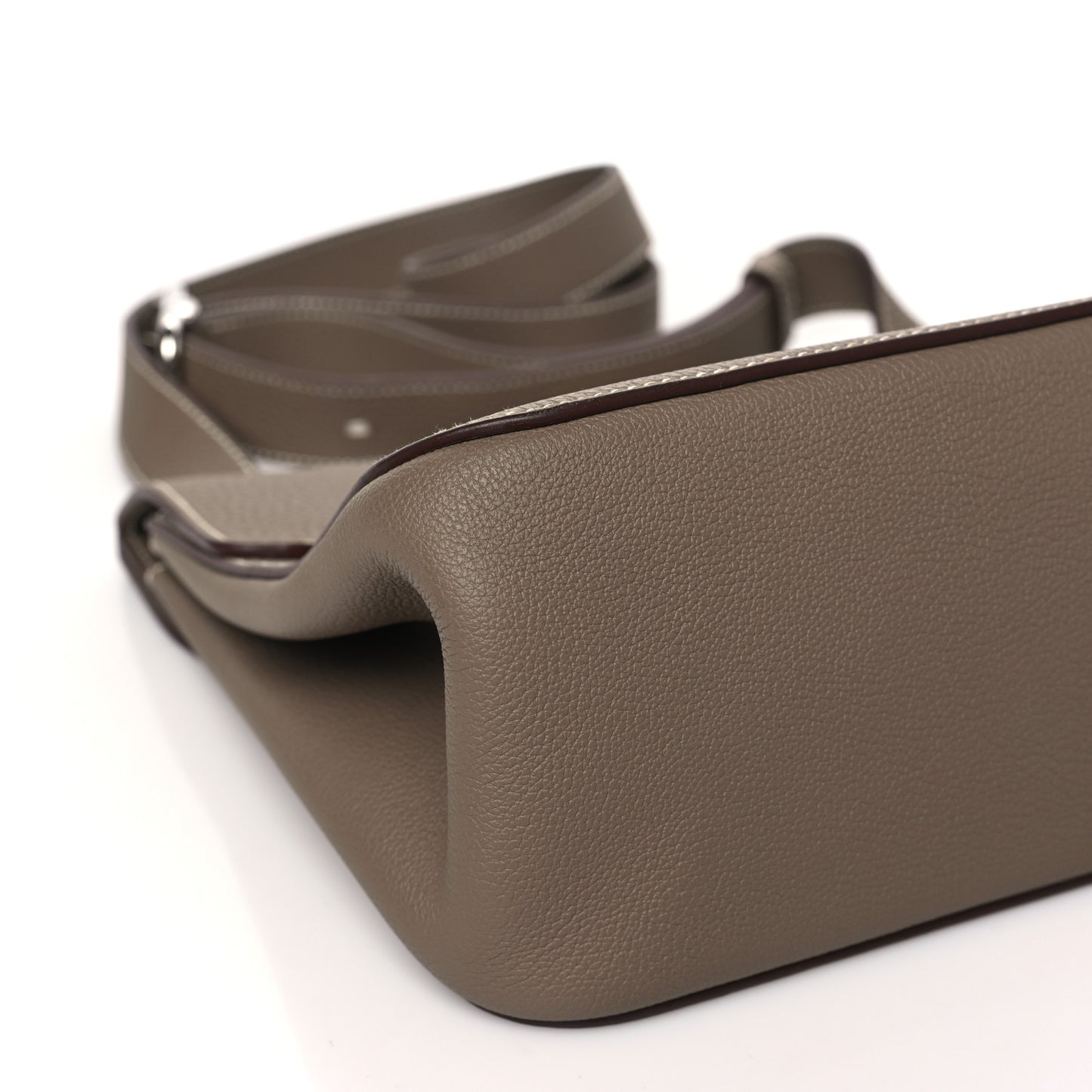 Togo Mali-Selle PM Messenger Bag Etoupe