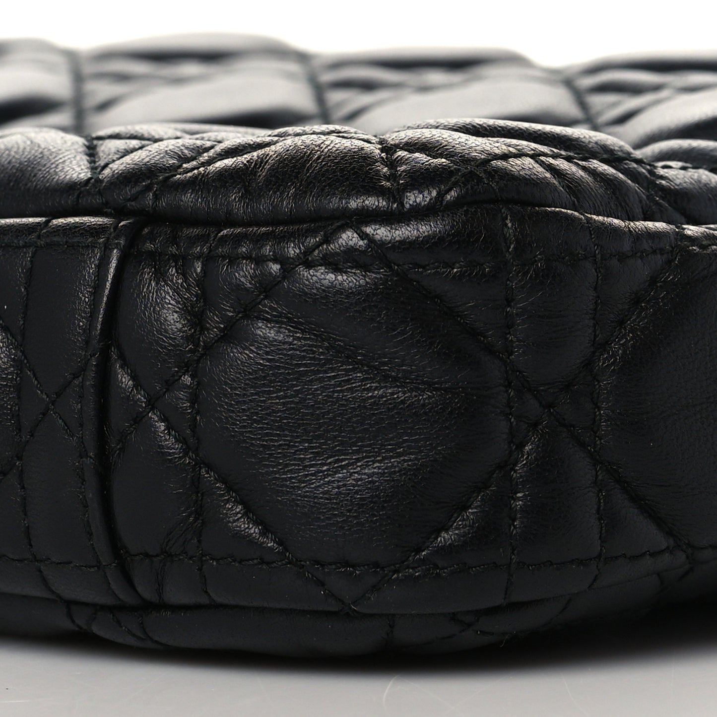Lambskin Cannage DiorQuake Pouch Black