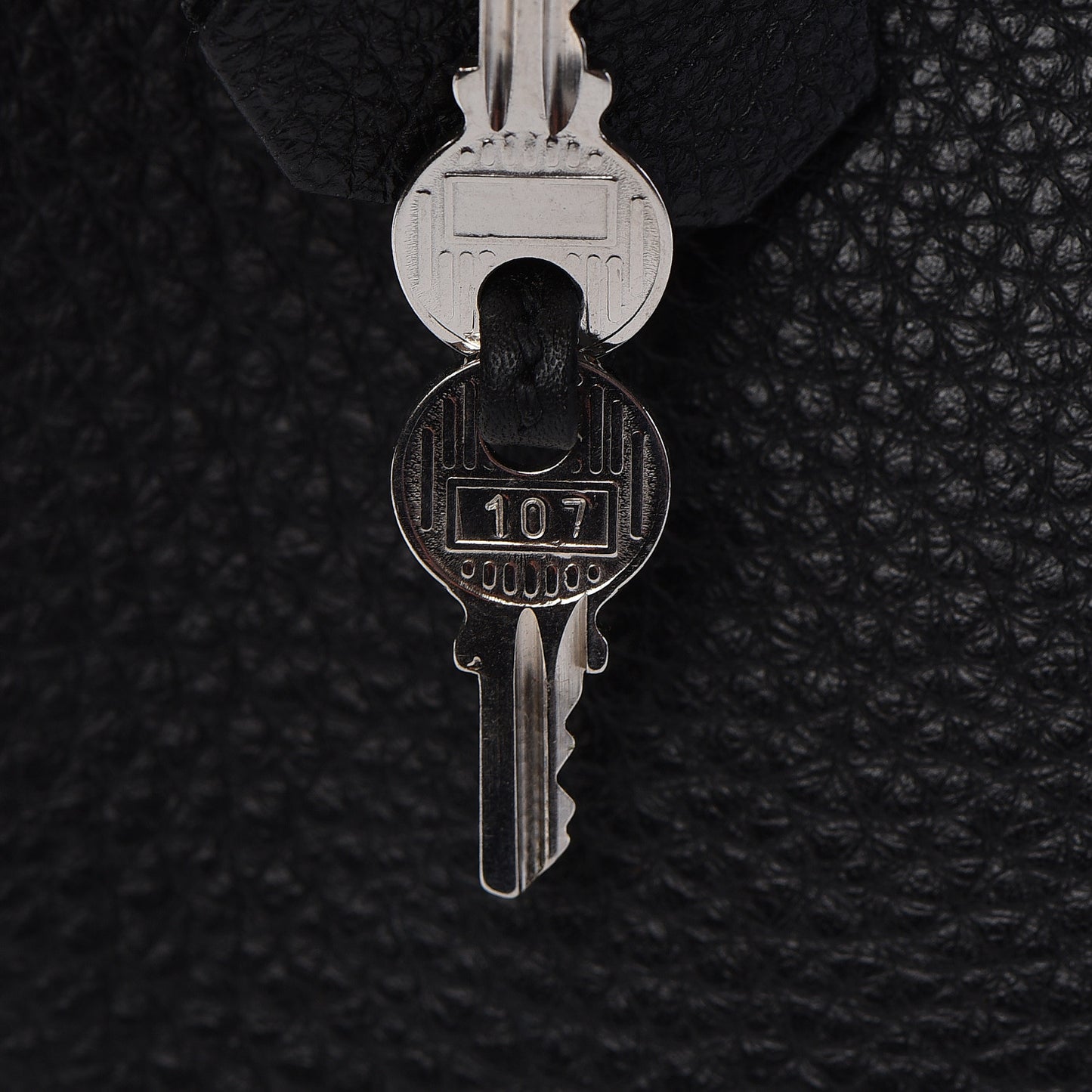 Taurillon Clemence Kelly Retourne 32 Black