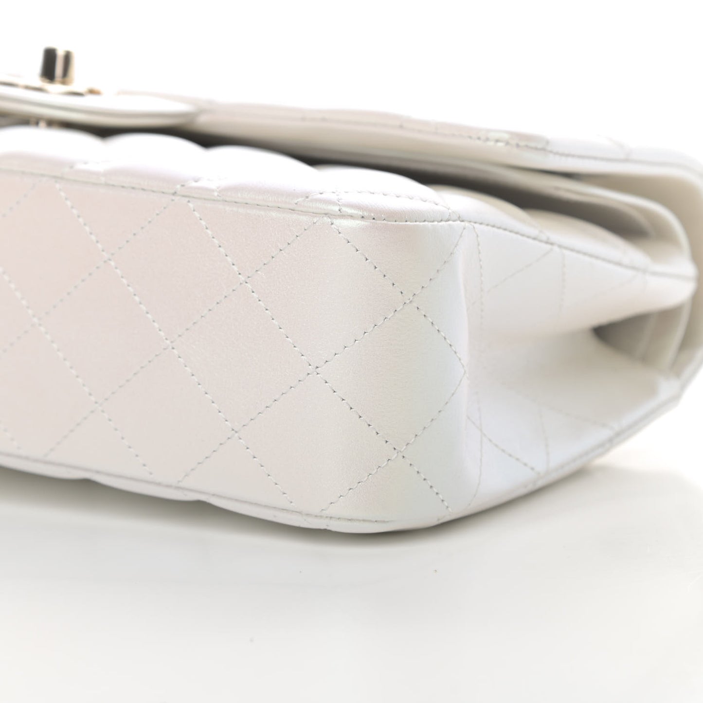 Iridescent Lambskin Quilted Medium Double Flap Ivory