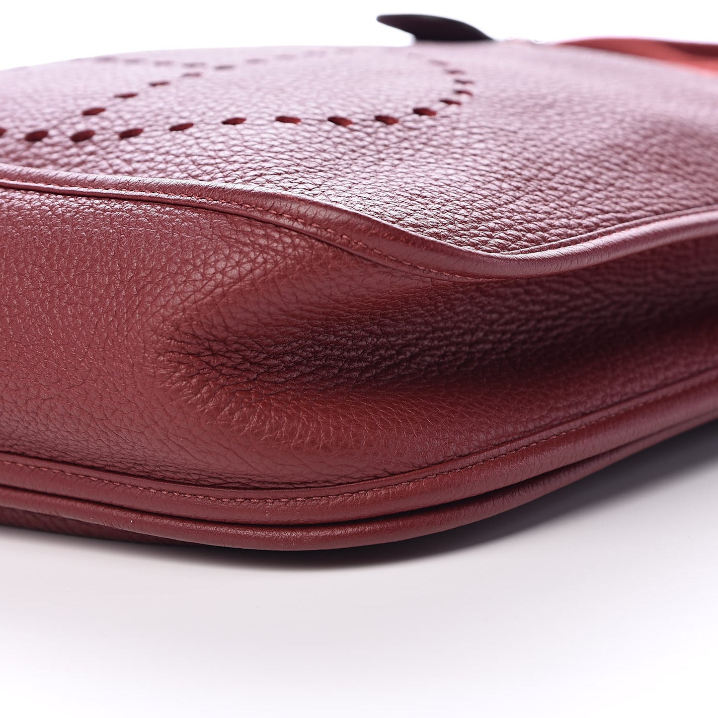 Taurillon Clemence Evelyne III GM Rouge H