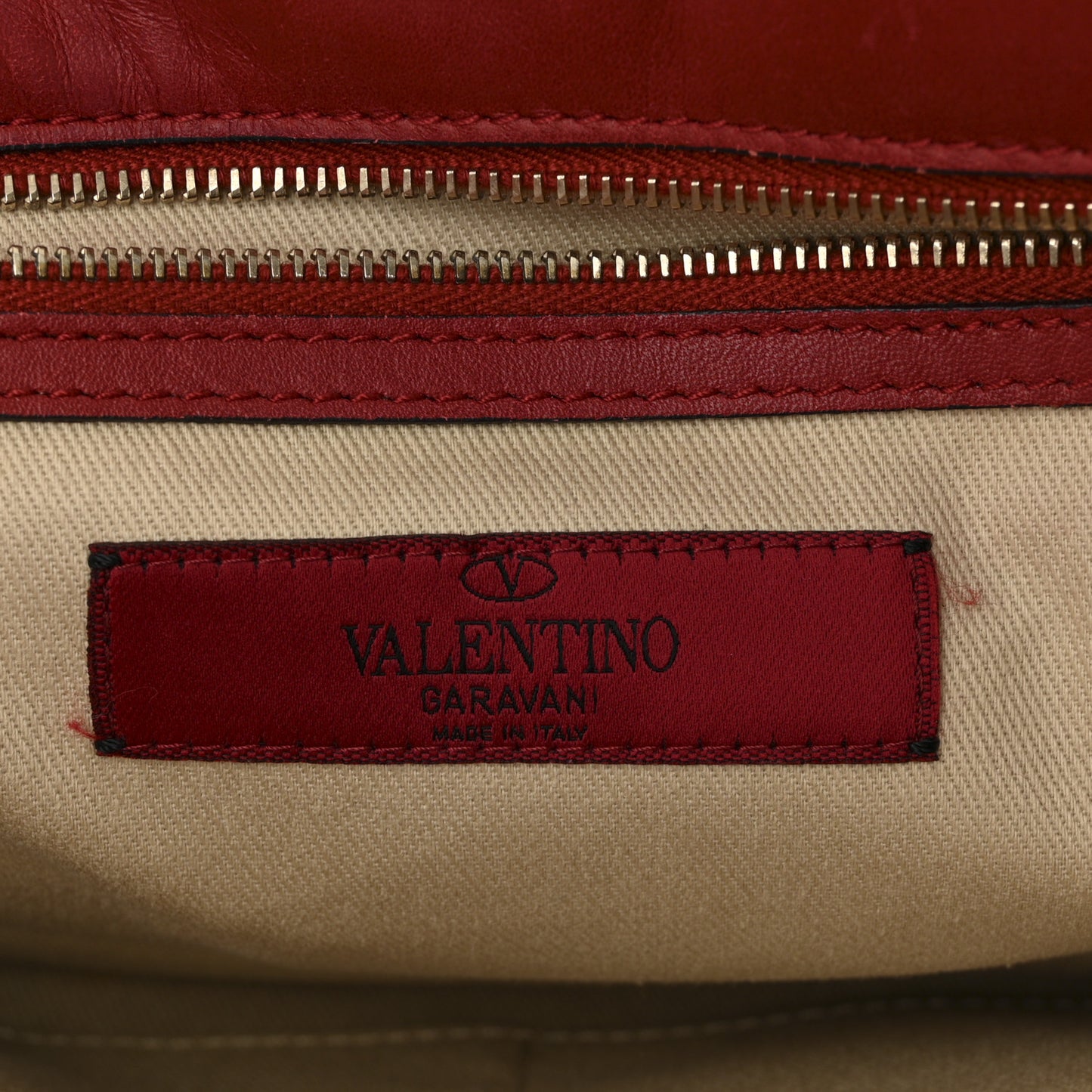 Vitello Rockstud Flip-Lock Bag Red